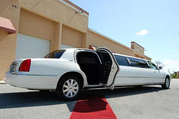 lincoln stretch limousine New Albany